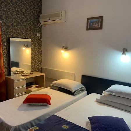 Villa-colonial 招待所 3*